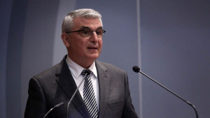 Τσακλόγλου: Επιδόματα άνω των €10.000 για τη νέα εργαζόμενη μητέρα
