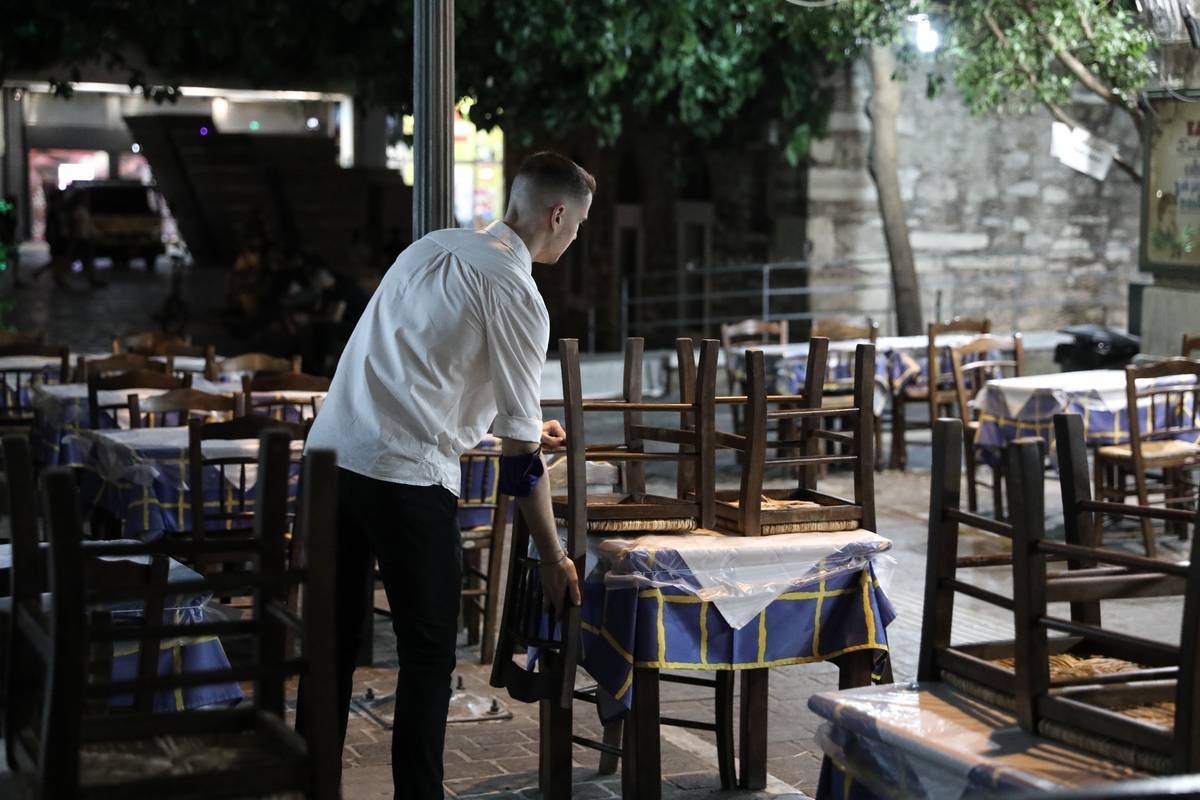Δαβερώνης(ΕΕΕΣΑ): Πρέπει να γίνουμε αστυνομικοί και γιατροί στα μαγαζιά μας
