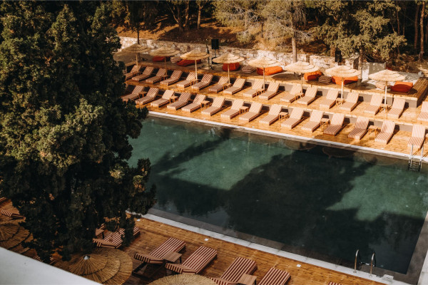 Domes Resorts: Τι σηματοδοτεί το deal με την Goldman Sachs για την Casa Collective