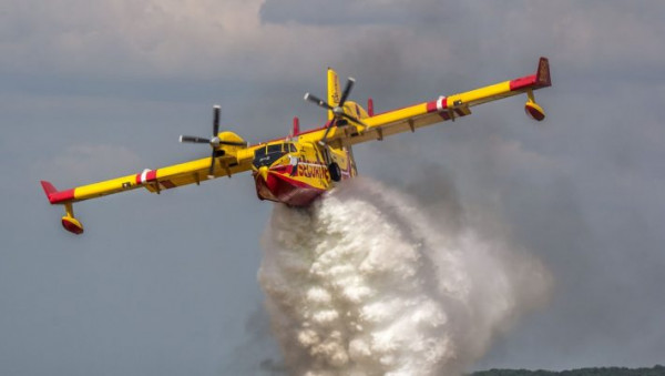 Η Ελλάδα συνδράμει τη Γαλλία με δύο Canadair στις πυρκαγιές