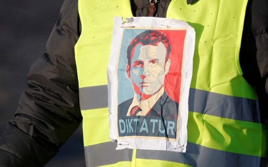 Δημοψήφισμα σχεδιάζει ο Μακρόν για να «σταματήσει» τα κίτρινα γιλέκα