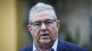Κουτσούμπας: Πρότυπο αγωνιστικότητας για τη νέα γενιά ο Τεντόγλου