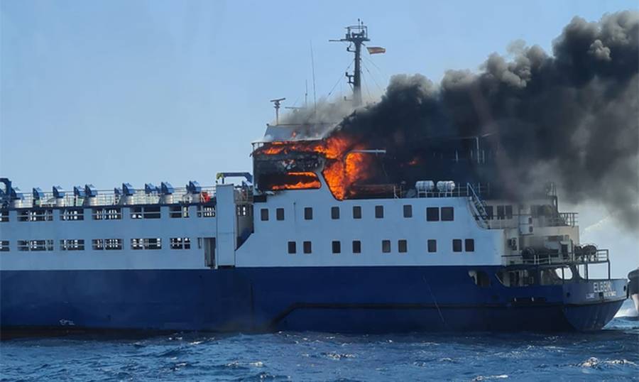 Πυρκαγιά σε πλοίο αγκυροβολημένο ανοικτά της Ισπανίας προκάλεσε ζημιές