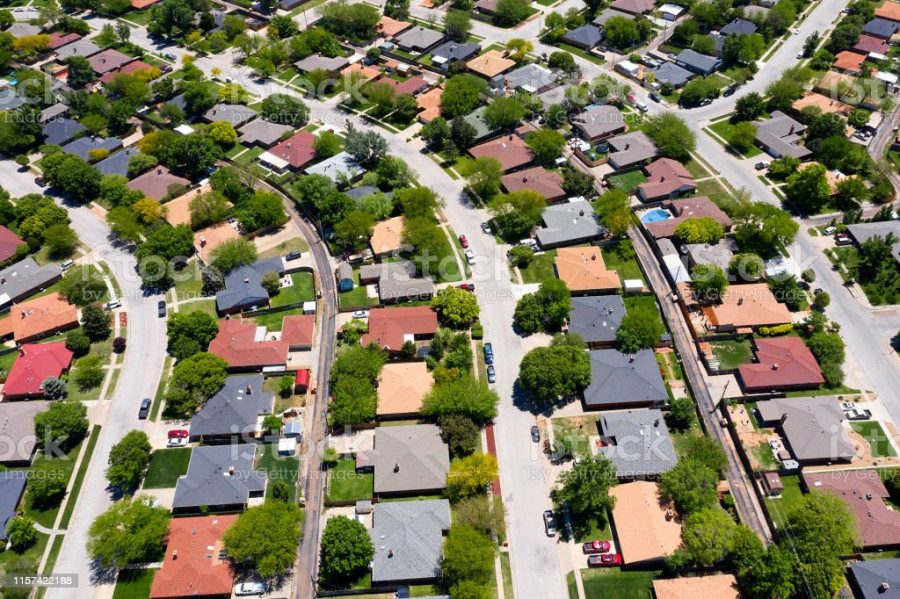 ΗΠΑ: Υποχώρησαν για τρίτο μήνα οι πωλήσεις υπαρχουσών κατοικιών-Ρεκόρ τιμών
