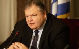 Βενιζέλος για Τσίπρα: Ο κατήφορος δεν έχει τέλος