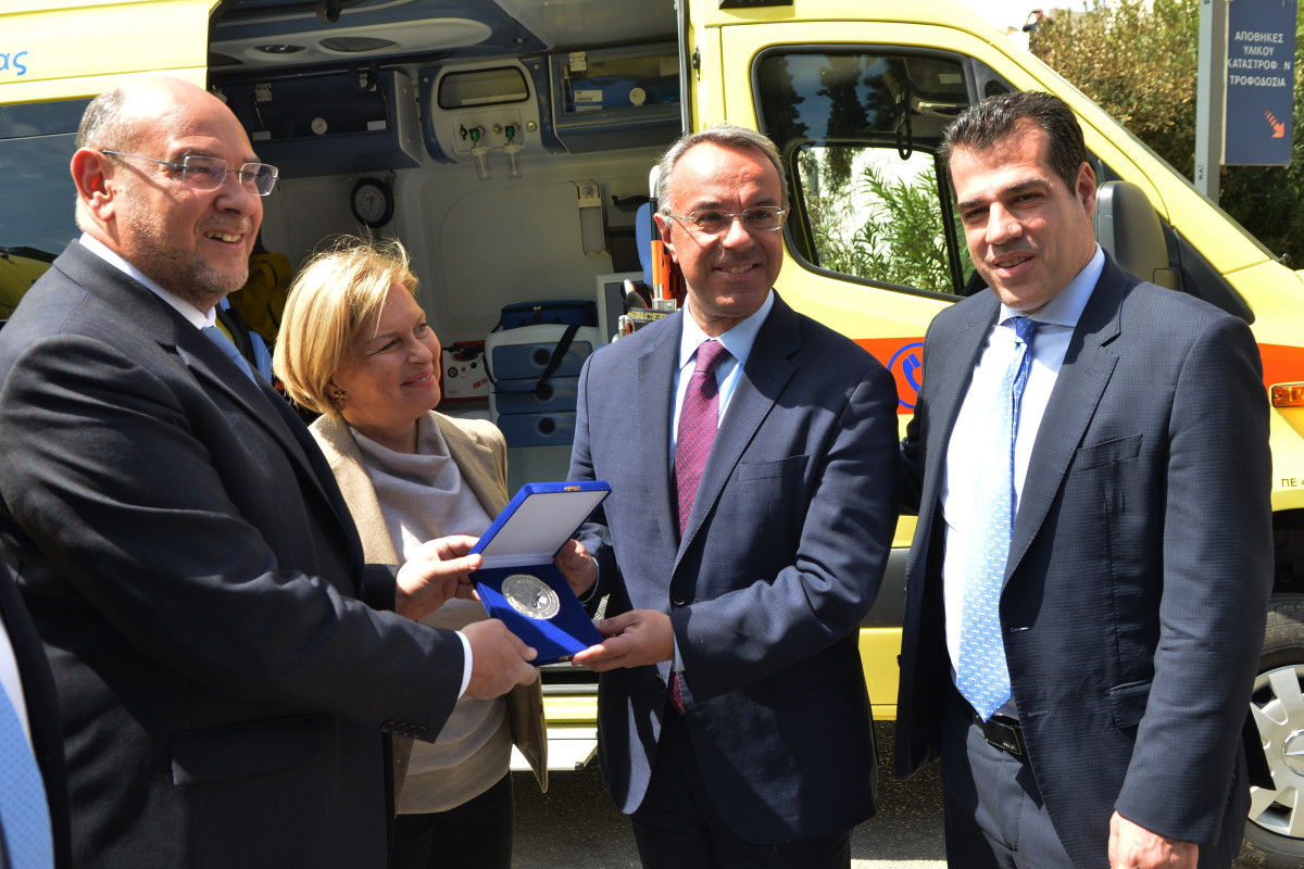 ΕΚΑΒ: Παραδόθηκαν έξι ασθενοφόρα που αγοράστηκαν από το Υπουργείο Οικονομικών