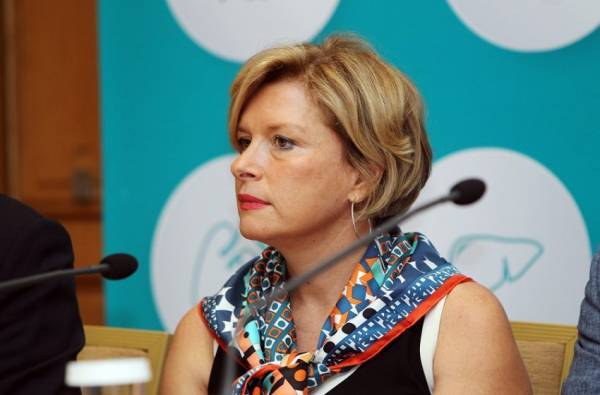 Γκάγκα: Δωρεάν τα μονοκλωνικά και τα φάρμακα για την Covid-19