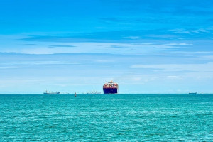Εύθραυστη εκεχειρία στην Ερυθρά Θάλασσα – Ανακούφιση για τη ναυτιλία αλλά με πολλά ερωτηματικά