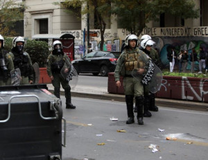 Νέα επεισόδια έξω από την ΑΣΟΕΕ- Κλειστή η Πατησίων