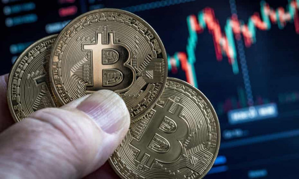 Bitcoin: Προς νέα κορυφή ή περαιτέρω κατρακύλα;- Οι τρεις δρόμοι