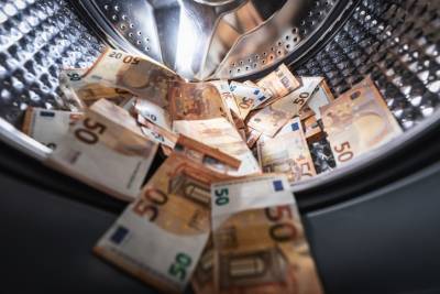 MONEYVAL: Υπό παρακολούθηση Λετονία-Αλβανία για το ξέπλυμα χρήματος!