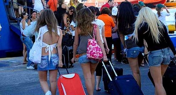 Διπλάσιοι οι Ρώσοι τουρίστες που επισκέφτηκαν την Ελλάδα