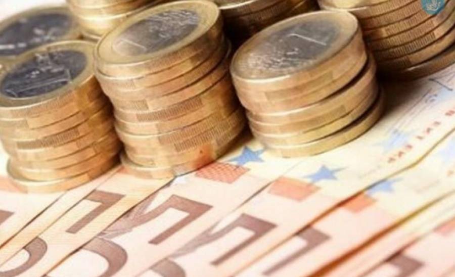 Στις ελαφρύνσεις και το ΠΔΕ ποντάρει η κυβέρνηση