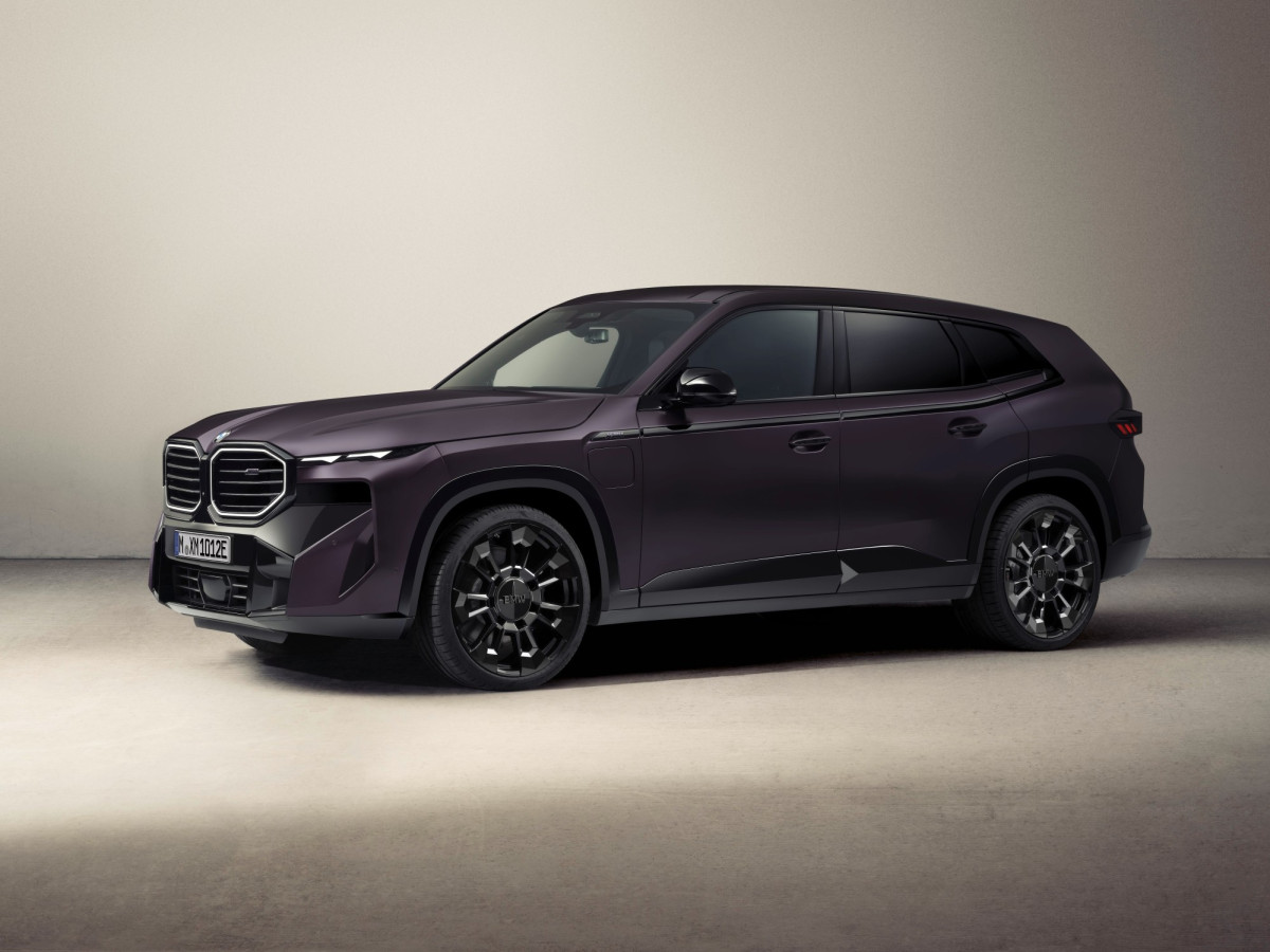 Η BMW και η Kith επεκτείνουν τη συνεργασία τους και παρουσιάζουν την BMW XM σε μια αποκλειστική έκδοση