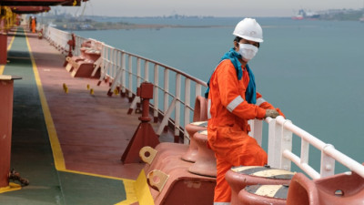 Κίνα: Ανάσα για ναυτικούς- λιμενεργάτες η χαλάρωση των μέτρων Covid-19