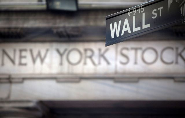 Διευρύνεται το πτωτικό σερί στη Wall Street-Απώλειες για πετρέλαιο, χρυσό