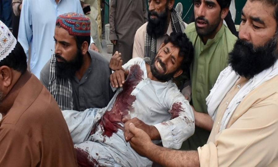 Πακιστάν: Τουλάχιστον 128 οι νεκροί από την επίθεση αυτοκτονίας