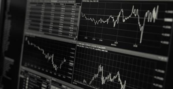 Κύμα ρευστοποιήσεων στα ευρωπαϊκά χρηματιστήρια φέρνει ο κοροναϊός