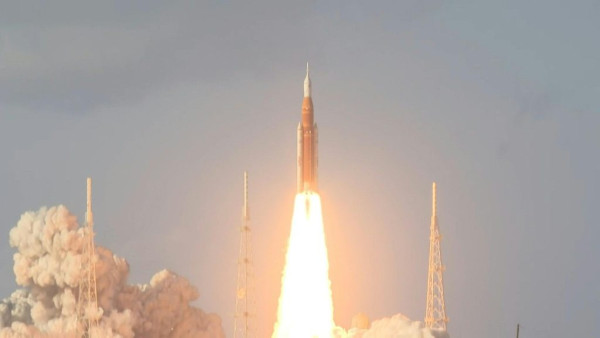 Η NASA επιστρέφει στη Σελήνη: Με επιτυχία η εκτόξευση της αποστολής Artemis II