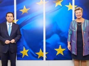 Μηταράκης: Το νέο σύμφωνο να λειτουργεί περιοριστικά για τις ροές