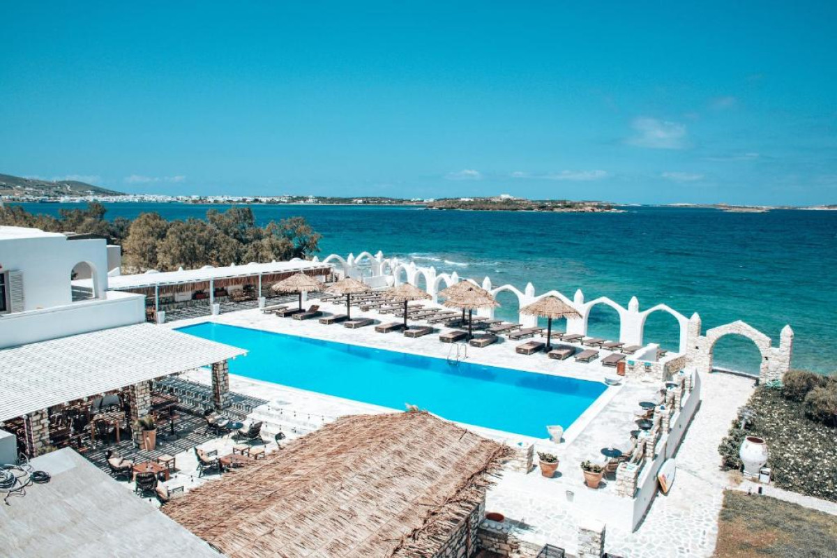 Στη HotelBrain το πρώην Selina Paros