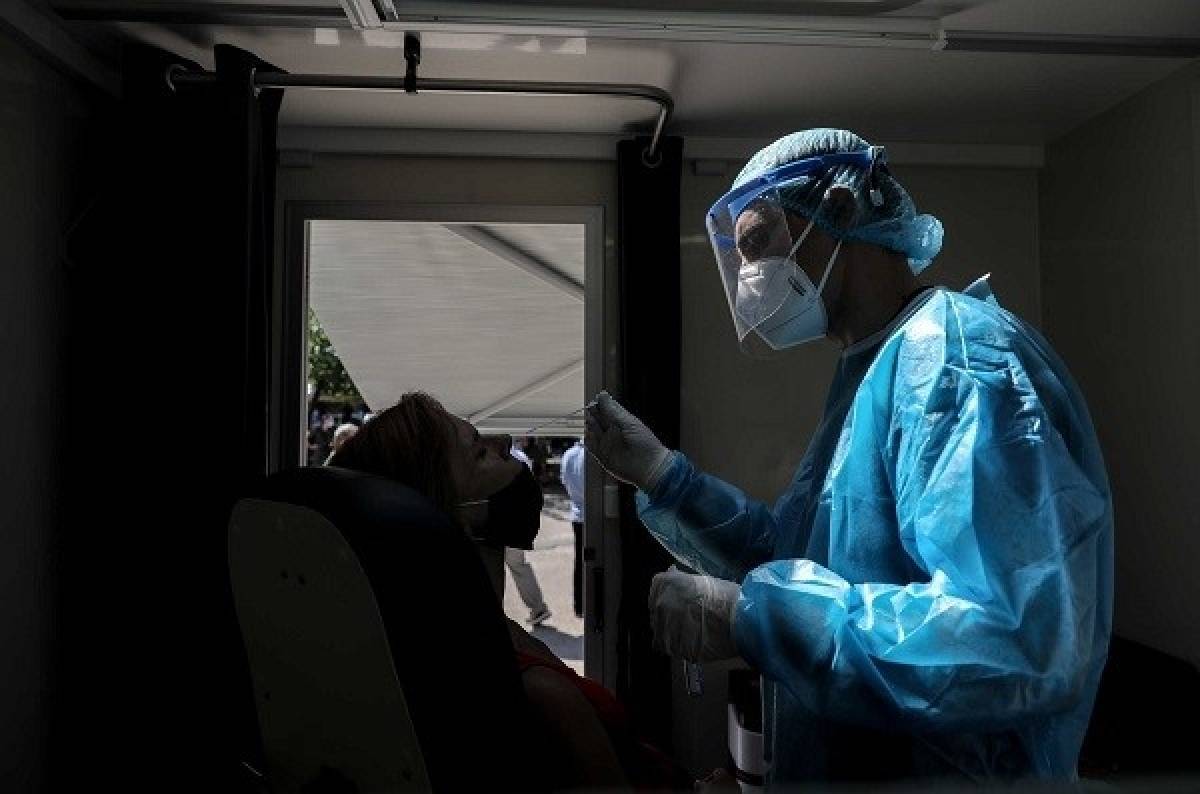 Κορονοϊός- Ελλάδα: Πέντε νεκροί- 306 νέα κρούσματα- 100 διασωληνωμένοι