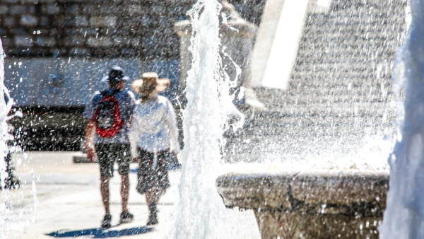 Η θερμική καταπόνηση στην Αθήνα δεν είναι εξίσου εξοντωτική για όλους