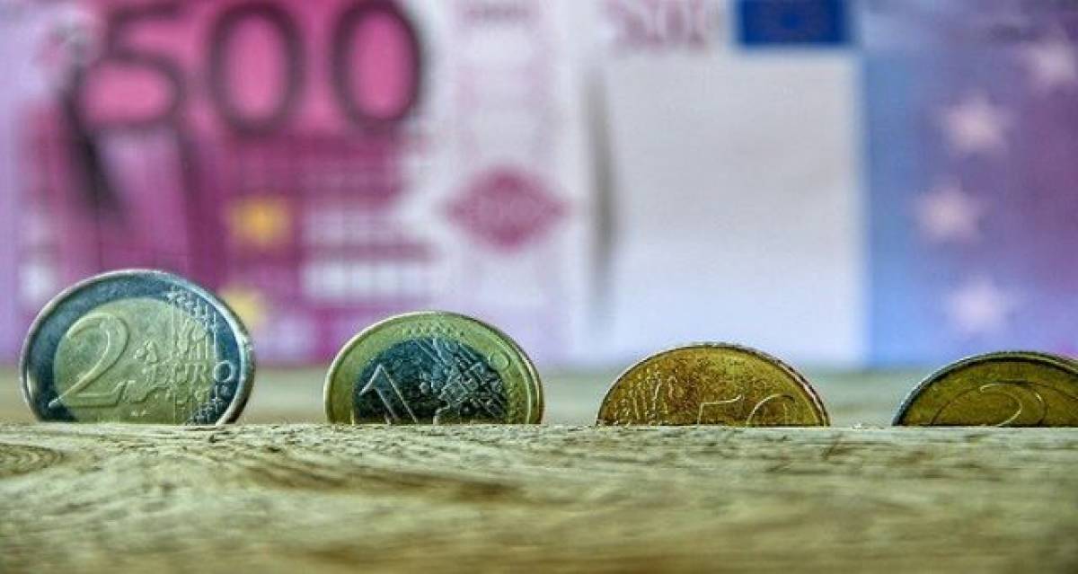 Νέο «χτύπημα» στον κλάδο υπηρεσιών της Ευρωζώνης το Φεβρουάριο
