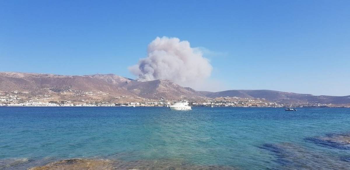 Αναζωπυρώθηκε η φωτιά στην Πάρο