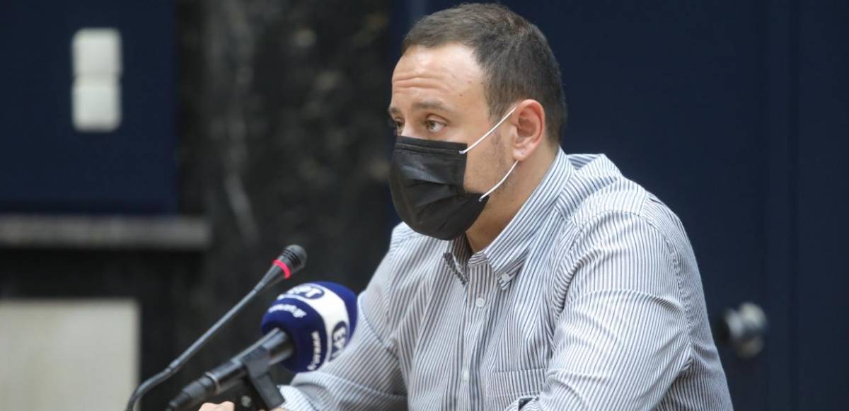 Μαγιορκίνης: Πιθανός ο εμβολιασμός παιδιών σε πανελλήνιες