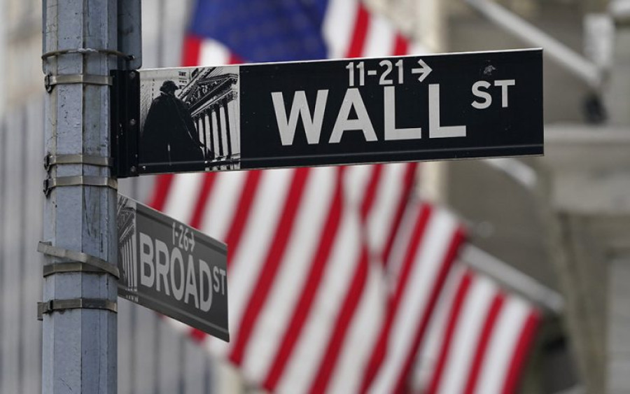 Πιέσεις στη Wall Street- «Βαρίδι» οι τράπεζες
