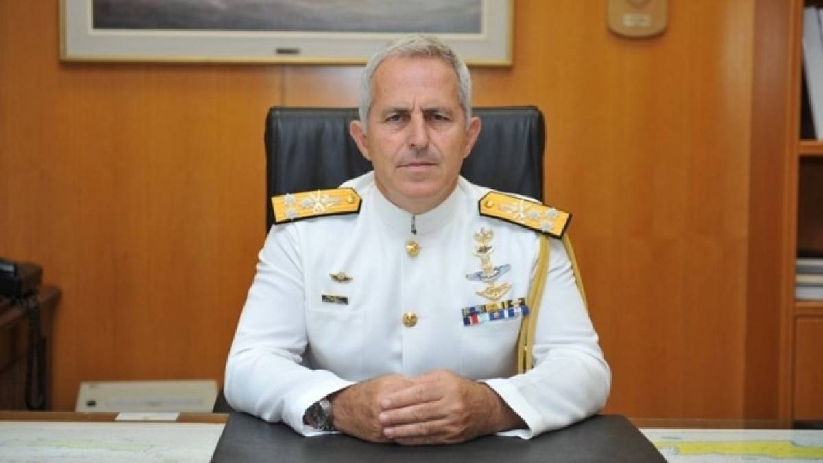 Νέος Υπουργός Εθνικής Άμυνας ο αρχηγός ΓΕΕΘΑ Ναύαρχος Ευάγγελος Αποστολάκης