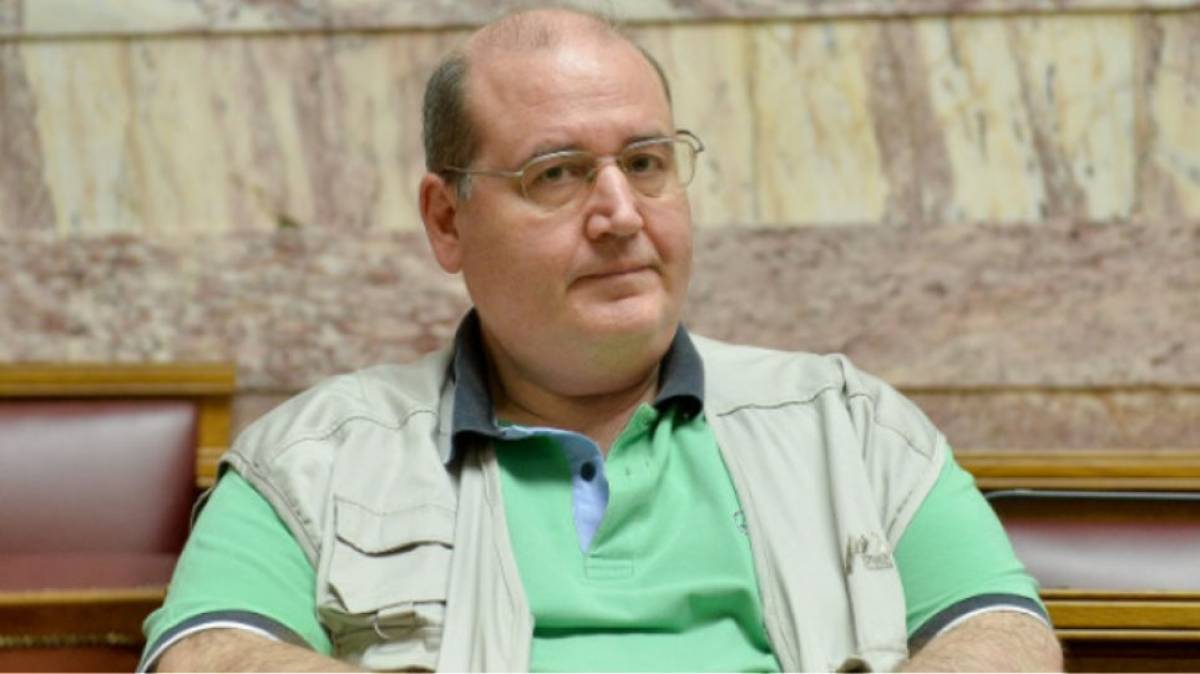 Φίλης: Μοναδική λύση η απόσυρση των διατάξεων για την αξιολόγηση