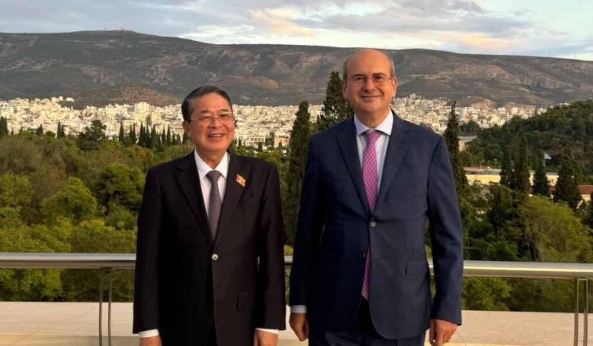 Συνάντηση Χατζηδάκη-Αντιπροέδρου Εθνοσυνέλευσης Βιετνάμ: Ενίσχυση της οικονομικής συνεργασίας – Ναυτιλία και υποδομές στο επίκεντρο