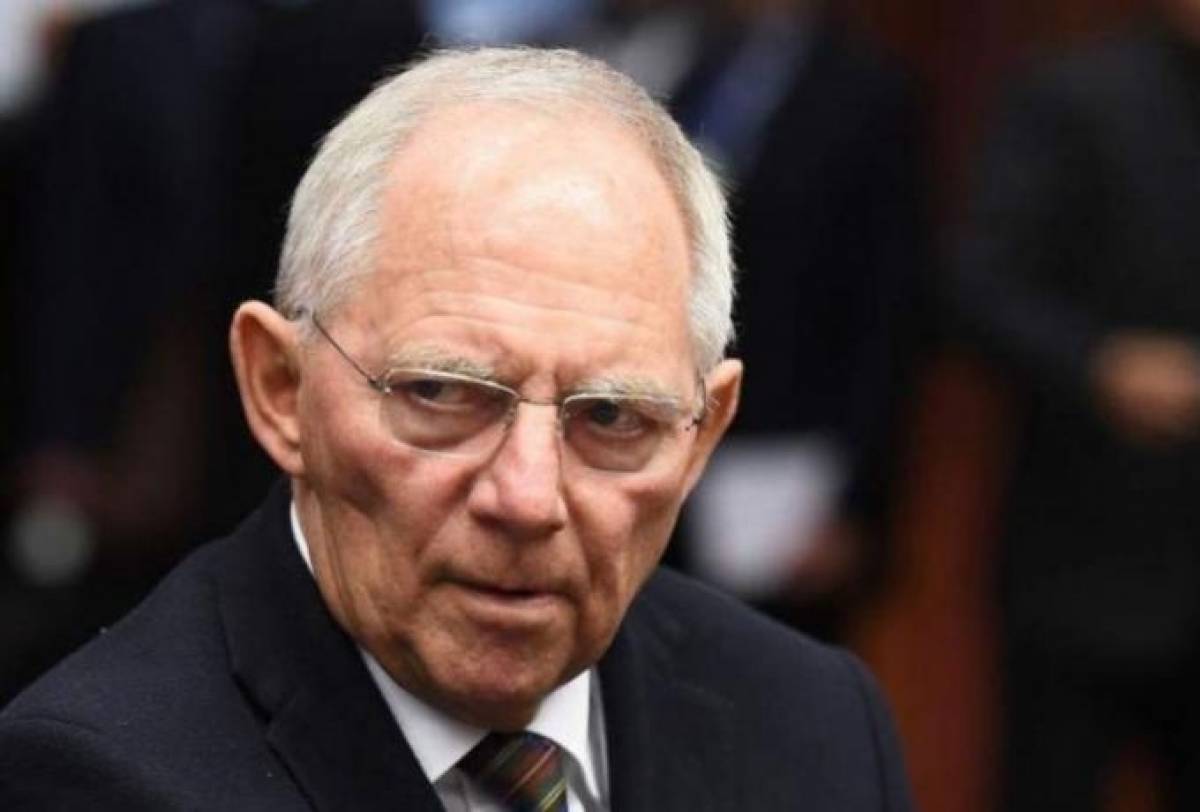 Σόιμπλε: H απόφαση του γερμανικού δικαστηρίου απειλεί το ευρώ