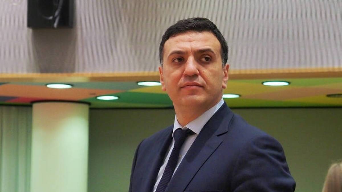Κικίλιας: Επισκέφθηκε τους Έλληνες που είναι σε καραντίνα στο Σωτηρία