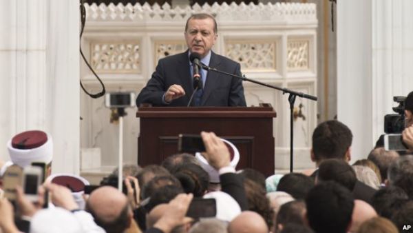 Ο Ερντογάν δε δέχεται «μαθήματα δημοκρατίας» από τους Δυτικούς