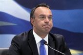 Χρ. Σταϊκούρας: "Το 2014 εκτιμάται ότι η ύφεση θα τερματιστεί"- Αντιπαράθεση στη Βουλή για το πρωτογενές πλεόνασμα και για τον απολογισμό του 2012