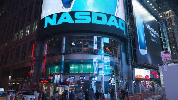 Ο Nasdaq... πληρώνει τα αποτελέσματα της Apple