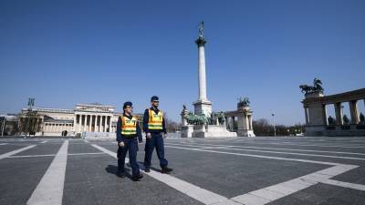 Tουρίστες μόνο από τρεις χώρες δέχεται η Ουγγαρία