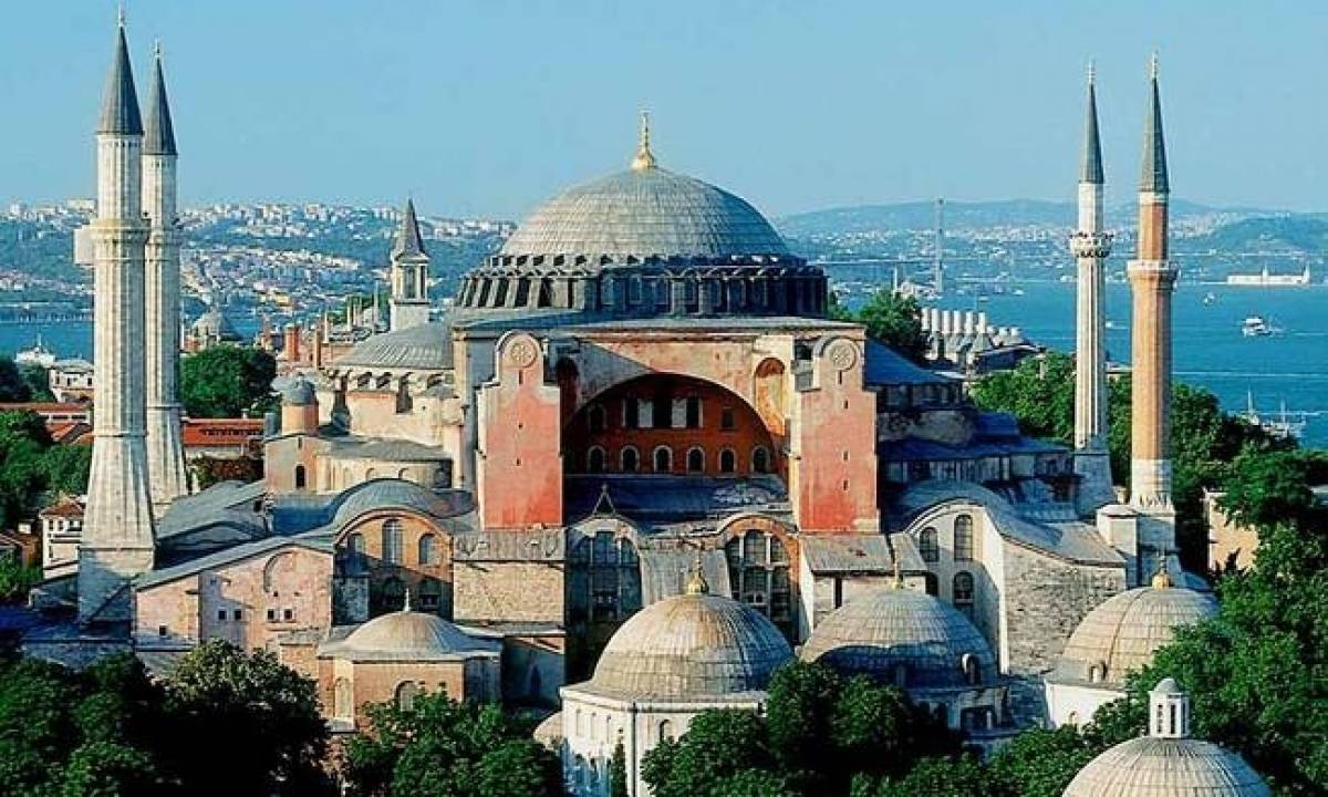 Δεν θα μετατραπεί σε τζαμί η Αγιά Σοφιά-Θα παραμείνει μουσείο