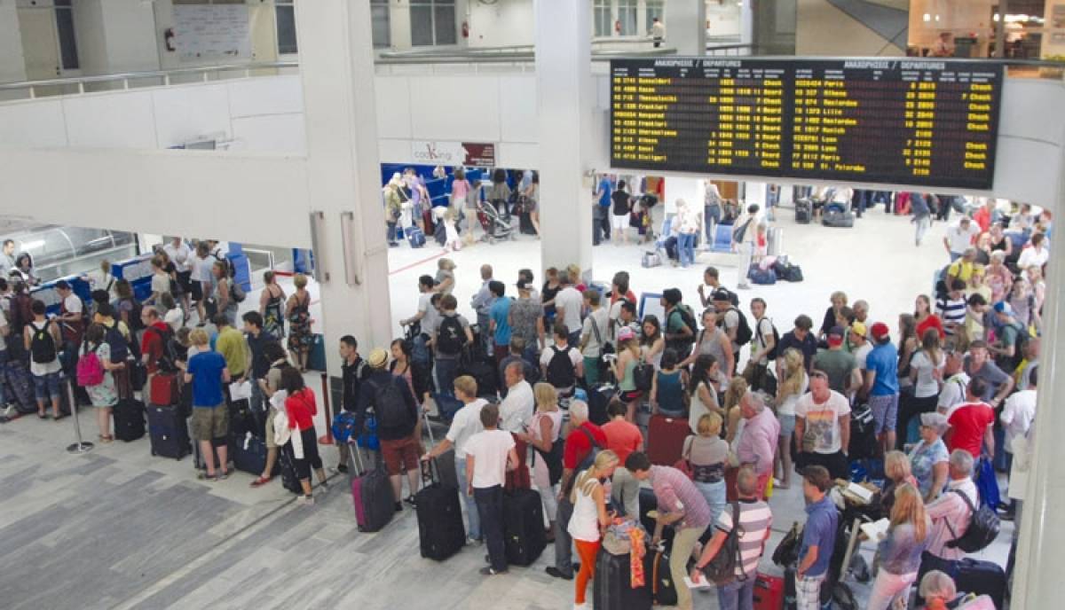 ΥΠΑ: Άνοδος 4,7% στην επιβατική κίνηση του επταμήνου