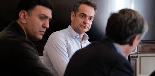 Στις 19.30 το διάγγελμα Μητσοτάκη- Ανακοινώνει απαγόρευση πτήσεων