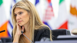 Ευρωβουλή: Όλοι πλην ενός αποφάσισαν την... αποκαθήλωση Καϊλή
