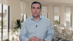 Τσίπρας: Δεν εγκαταλείπω- Αιχμές στο ΠΑΣΟΚ, που απάντησε σκληρά