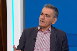 Τσακαλώτος: «Μεγάλο λάθος» το σποτ Κασσελάκη στη Μακρόνησο