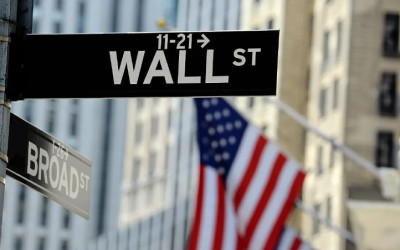 Πτώση στη Wall Street εν μέσω αναμονής για τον πληθωρισμό