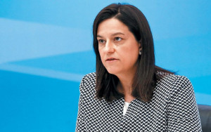 Κεραμέως: Kαμία σκέψη για κλείσιμο σχολείων-Τι ισχύει για τη μάσκα