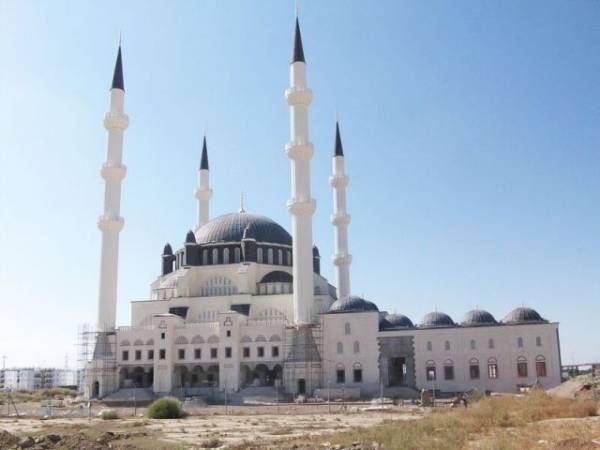 Ερντογάν: Άνοιξε τζαμί στην Ταξίμ, ανήμερα της επετείου του Γκεζί