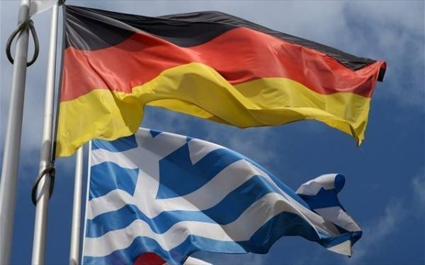 SZ: Η Ελλάδα δεν παραιτήθηκε ποτέ από τις γερμανικές αποζημιώσεις